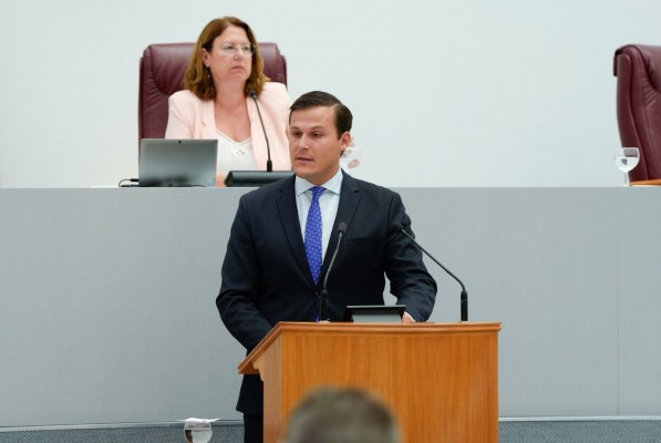 Vox solicita la comparecencia del consejero de Educación por los retrasos en la aprobación de la PAU
