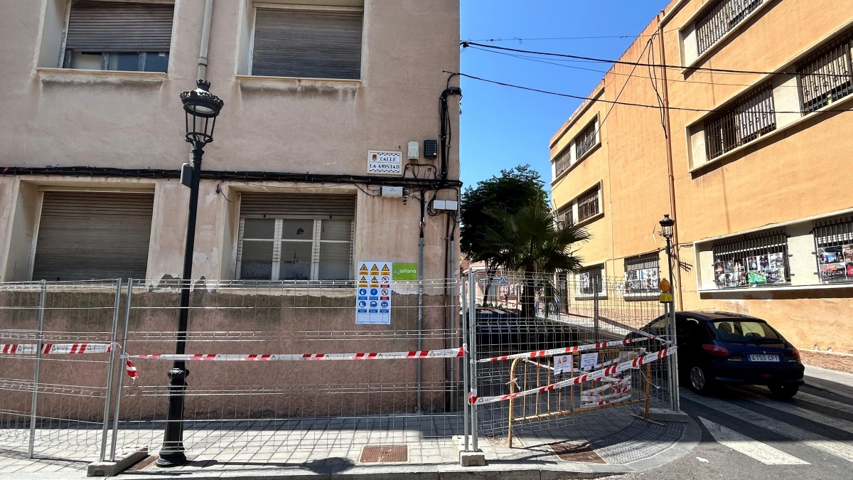 Arrancan las obras de los 14 apartamentos de alquiler social para jóvenes en el barrio de San Gabriel de Alicante