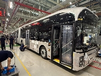 Últimos retoques para los siete primeros tranvibuses eléctricos que circularán en Murcia