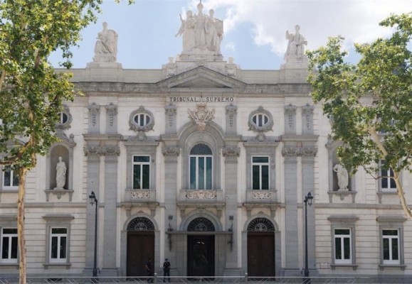 El TS dice que instalar una cámara en la mirilla sin razones de seguridad es desproporcionado y afecta a la intimidad