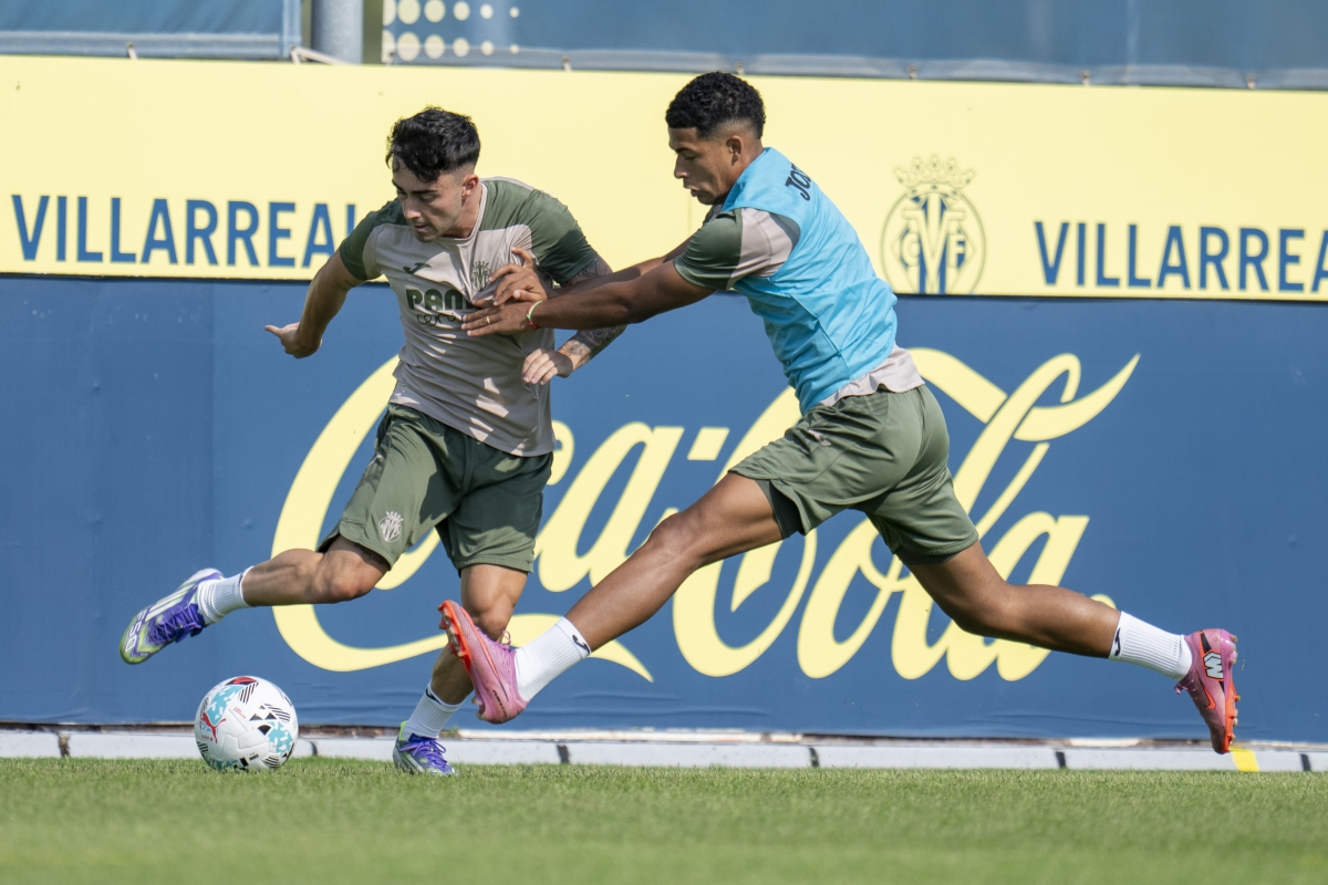 El Villarreal vuelve al trabajo pendiente de Willy Kambwala y con el caso Partey encendido