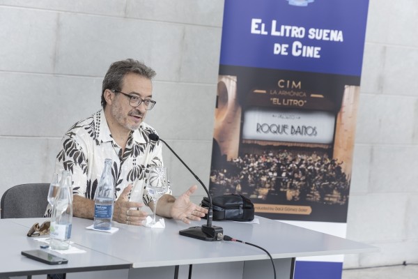 El jumillano Roque Baños repasa una carrera 'de cine' en un disco con sabor a banda: 