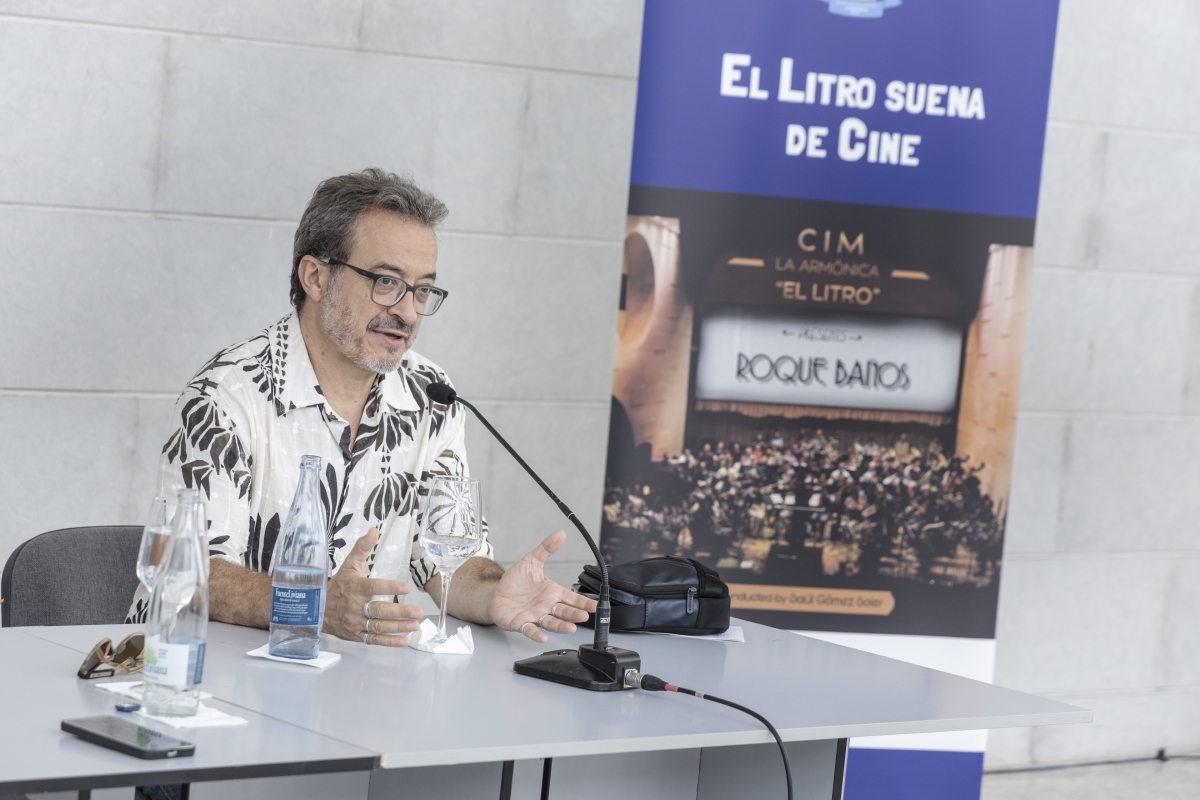 El jumillano Roque Baños repasa una carrera 'de cine' en un disco con sabor a banda: 