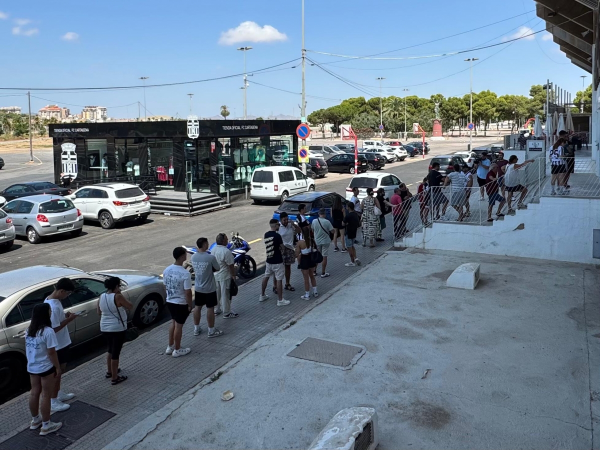 El Efesé supera los 5.000 abonados dejando atrás las diferencias con sus peñas