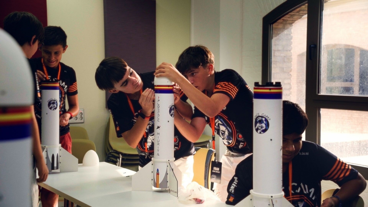 El Space Camp 2025 forma junto a PLD Space a cien alumnos de varios países en la realidad del sector espacial - 