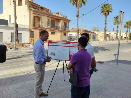 Sucina estrena nuevas aceras tras una renovación integral en su avenida principal 