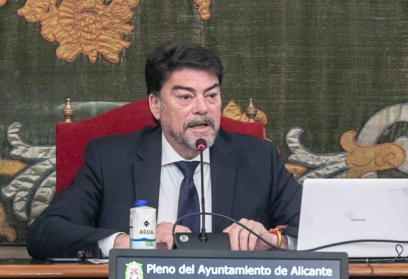 Barcala, en 'modo escucha' sobre las peticiones de la oposición sobre las ZAS y el presupuesto