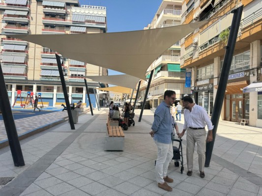 Finaliza la renovación del espacio público de Doctor Ferrán en los Pisos Azules de Elche