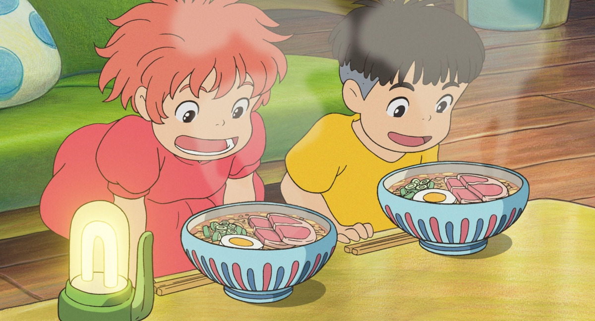 Ponyo descubre los placeres humanos entre los aromas y sabores de un buen plato de ramen. - Ponyo descubre los placeres humanos entre los aromas y sabores de un buen plato de ramen.