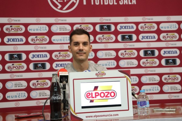 Dani Martínez reconoce que la pretemporada se le hizo 