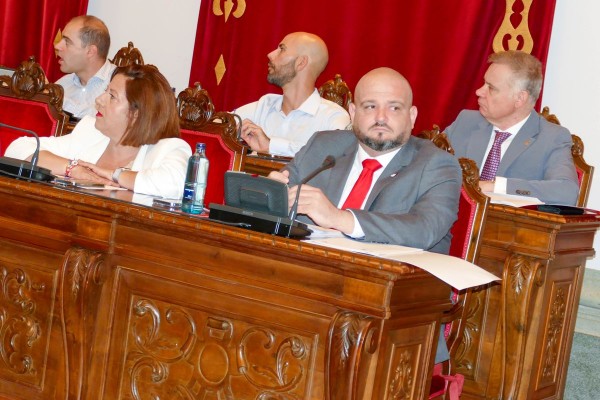 El PSOE acusa al PP de someterse a Vox con la creación del 'Jardín del No Nacido