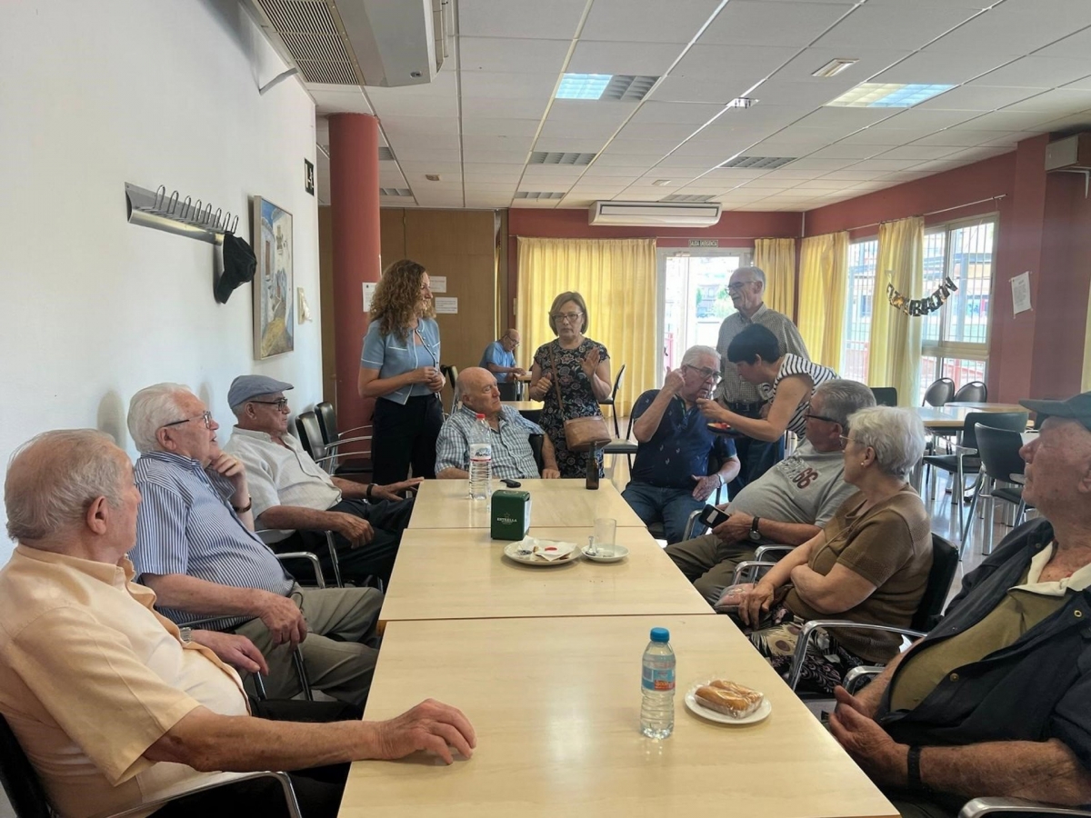 Murcia destina medio millón para mejorar la oferta formativa en los centros sociales de mayores