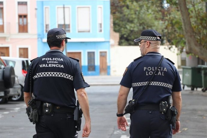 Cerca de 190 policías locales vigilarán el tráfico por las obras de Pérez Galdós y el inicio del curso