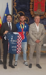 Alicante patrocinará a Lucentum, Eón y Agustinos: lucirán en sus camisetas 'Alicante City&Beach' y 'Alicante Sports Destination'