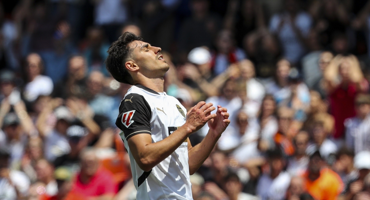 El Valencia le abre la puerta de salida a Almeida