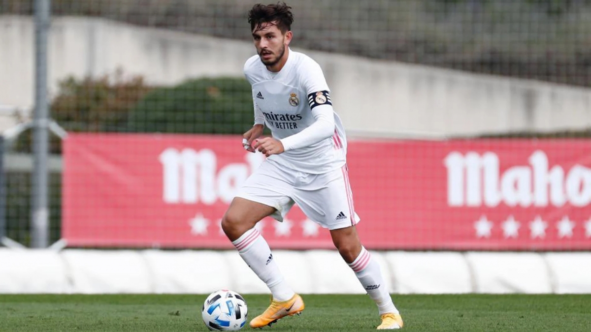 Víctor Chust, nuevo futbolista del Elche CF - Foto: PLAZA Víctor Chust, nuevo futbolista del Elche CF