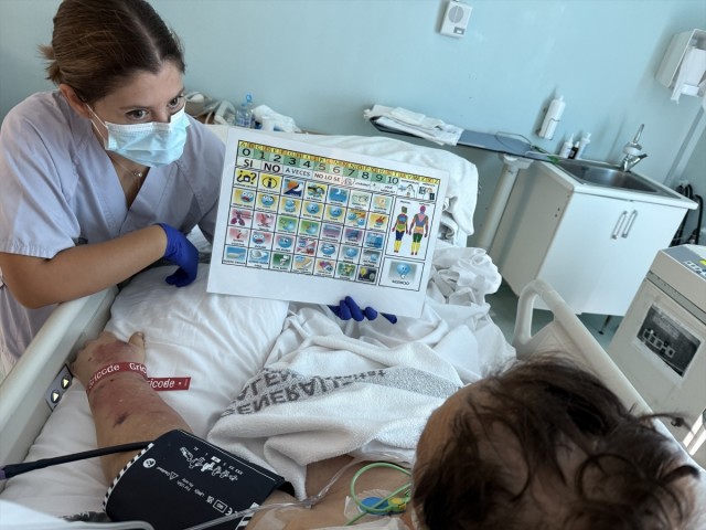 El Hospital de La Ribera impulsa la humanización en la UCI para mejorar la estancia del paciente