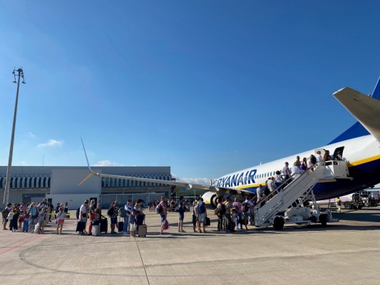 El aeropuerto de Castellón mejorará su conectividad con más de 3.000 expediciones de autobús al año 