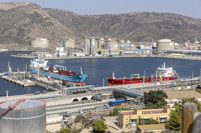 El Puerto de Cartagena acusa el freno global del comercio y pierde volumen de mercancías