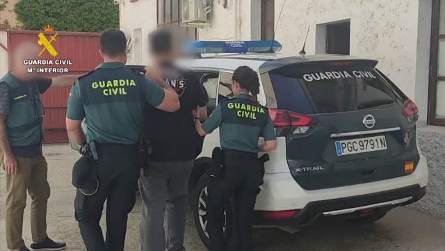 Detenido un hombre que anunciaba la venta falsa de furgonetas camperizadas