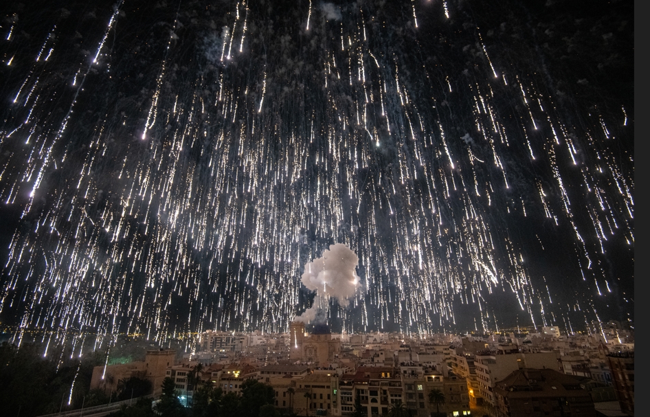 2,7 toneladas de pólvora y cerca de 86.000 cohetes en la Nit de l’Albà de Elche de 2025, más que nunca