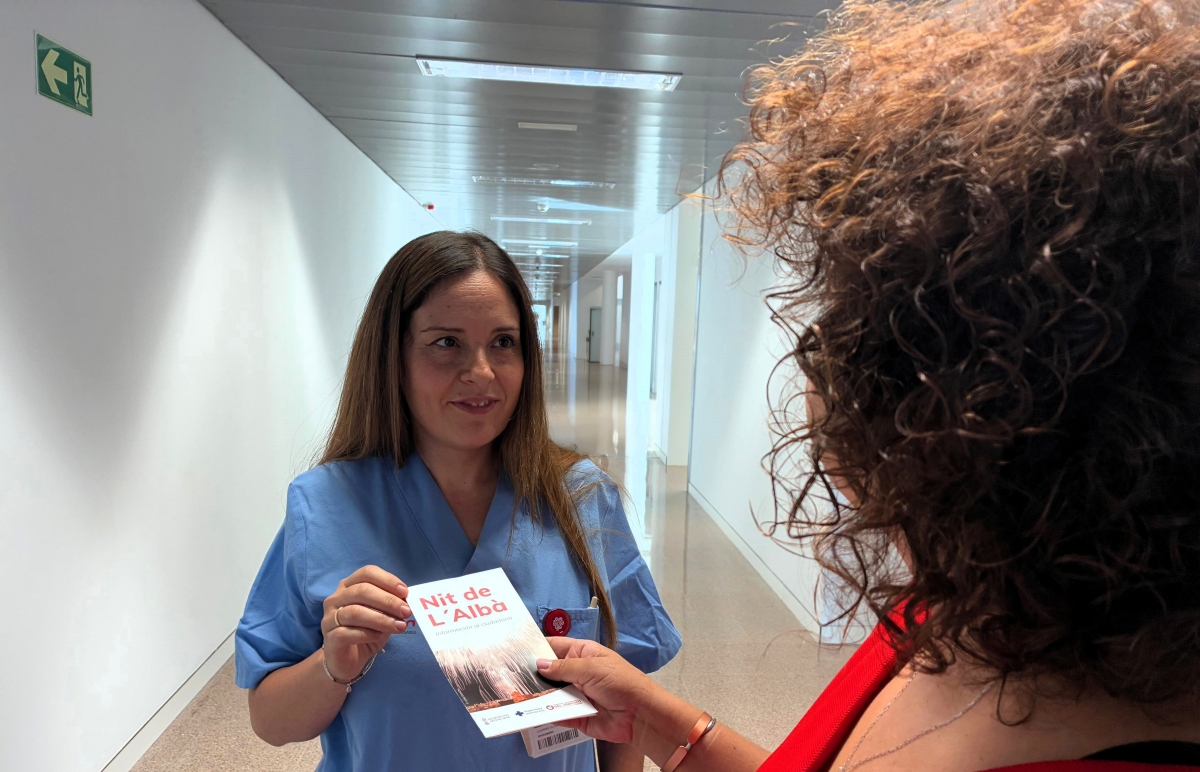 Los Hospitales General de Elche y del Vinalopó elaboran un tríptico con consejos y recomendaciones para l’Albà
