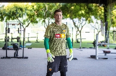 Julen Agirrezabala: "Cuando me llamó el Valencia sentí mucho orgullo y noté que era un paso adelante en mi carrera"
