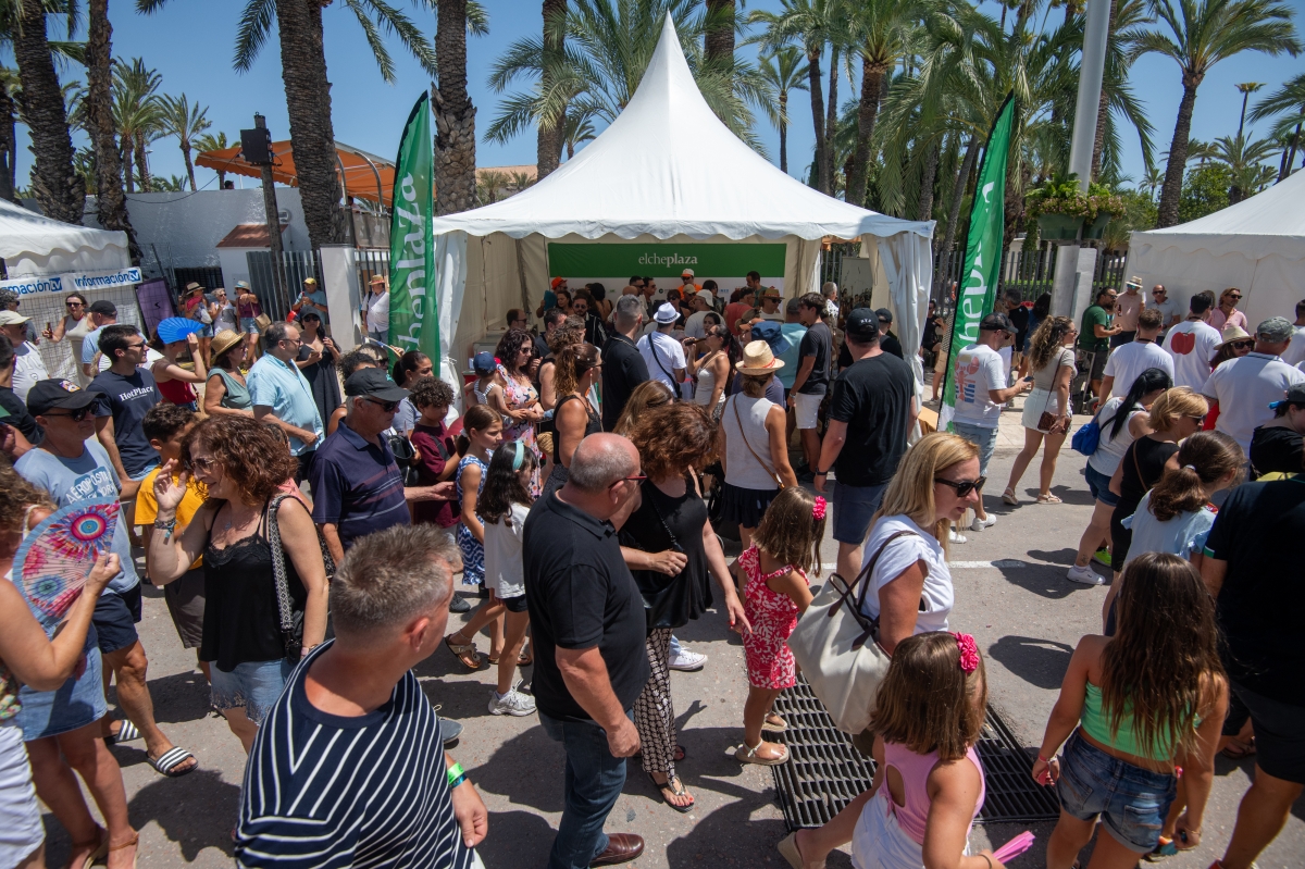 El Paseo de la Estación de Elche, el centro neurálgico de las fiestas de día