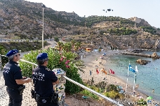 Cartagena despliega drones y más vigilancia policial en La Manga y Cabo de Palos contra los botellones y los 'aparcacoches' 