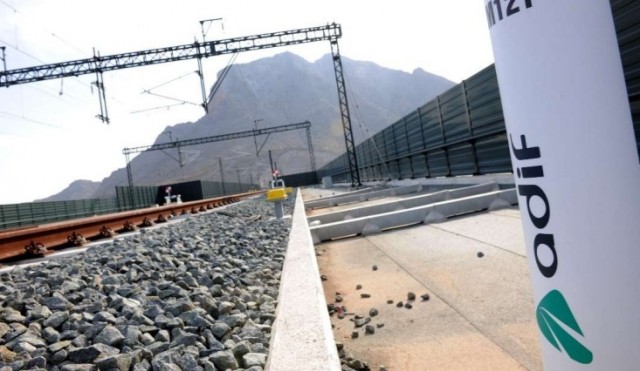 Transportes licita por 9,3 millones el suministro de nuevos materiales de vía para implantar el ancho estándar entre La Encina y Alicante
