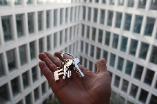 Así es el comprador de vivienda en la Comunitat: más de 40 años, con salario alto e hipoteca