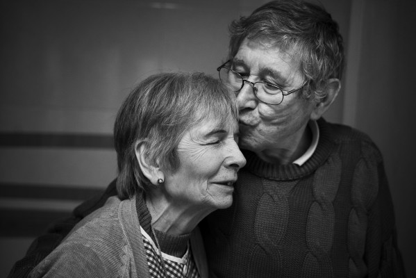 'Un petó a temps', d'Aida Robles Marcelo, guanya el Certamen de Fotografia Ciutat de Benicarló