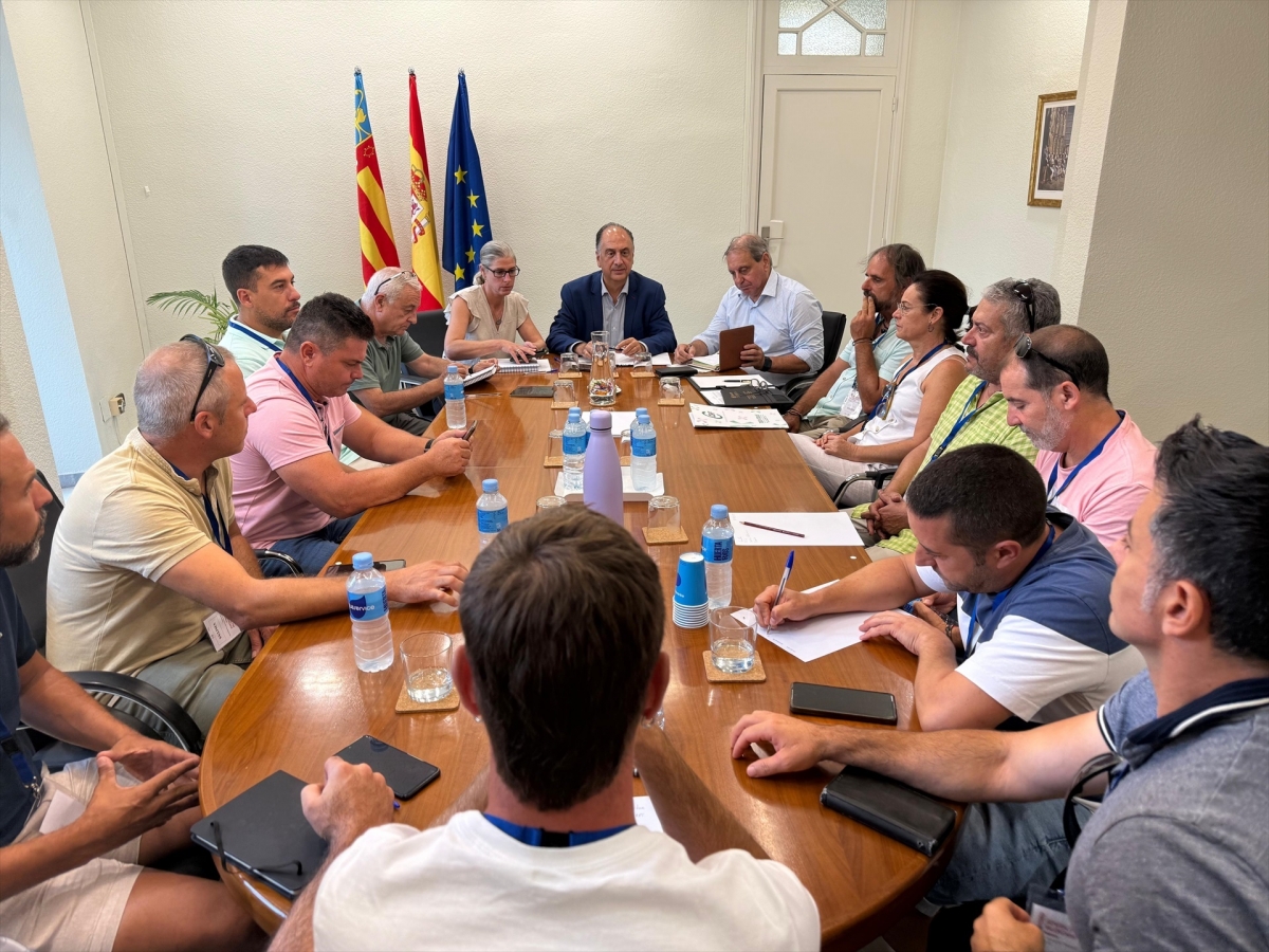 Emergencias traslada a los bomberos forestales de la Generalitat el avance en la implantación del tercer turno