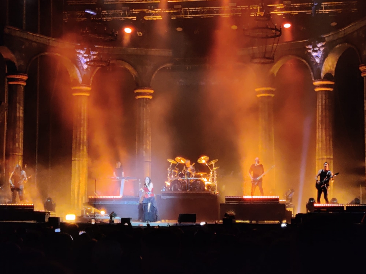 La magia de Within Temptation hace vibrar a Villena en un espectáculo magnético