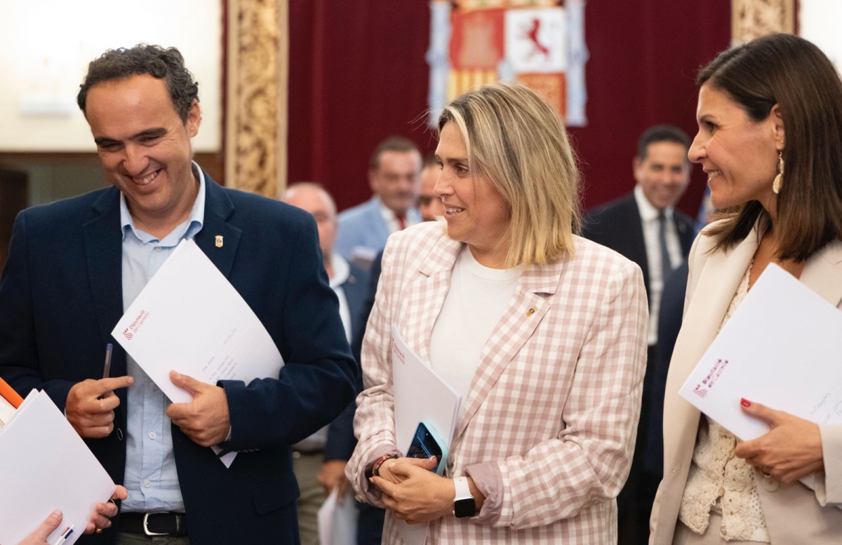 La Diputación invierte más de un millón en mejorar la eficiencia energética de 22 municipios