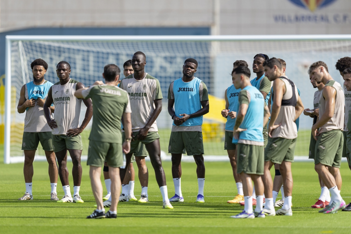 Noche de reencuentros en La Cerámica: Unai Emery y Pau Torres ponen a prueba al Villarreal