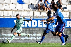 La maraña defensiva del Levante neutraliza al Auxerre y Morales le guía al triunfo (0-2)