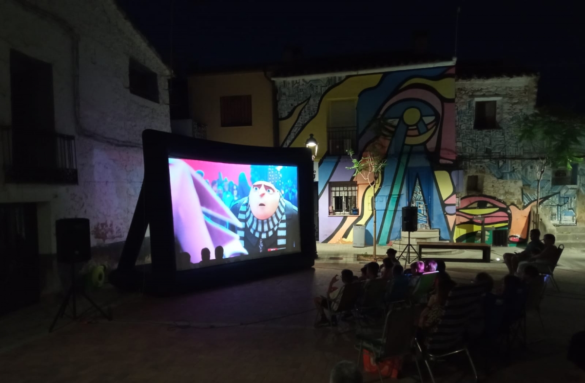 La Diputación dinamiza la cultura y lleva el cine de verano a 53 municipios de menos de 300 habitantes