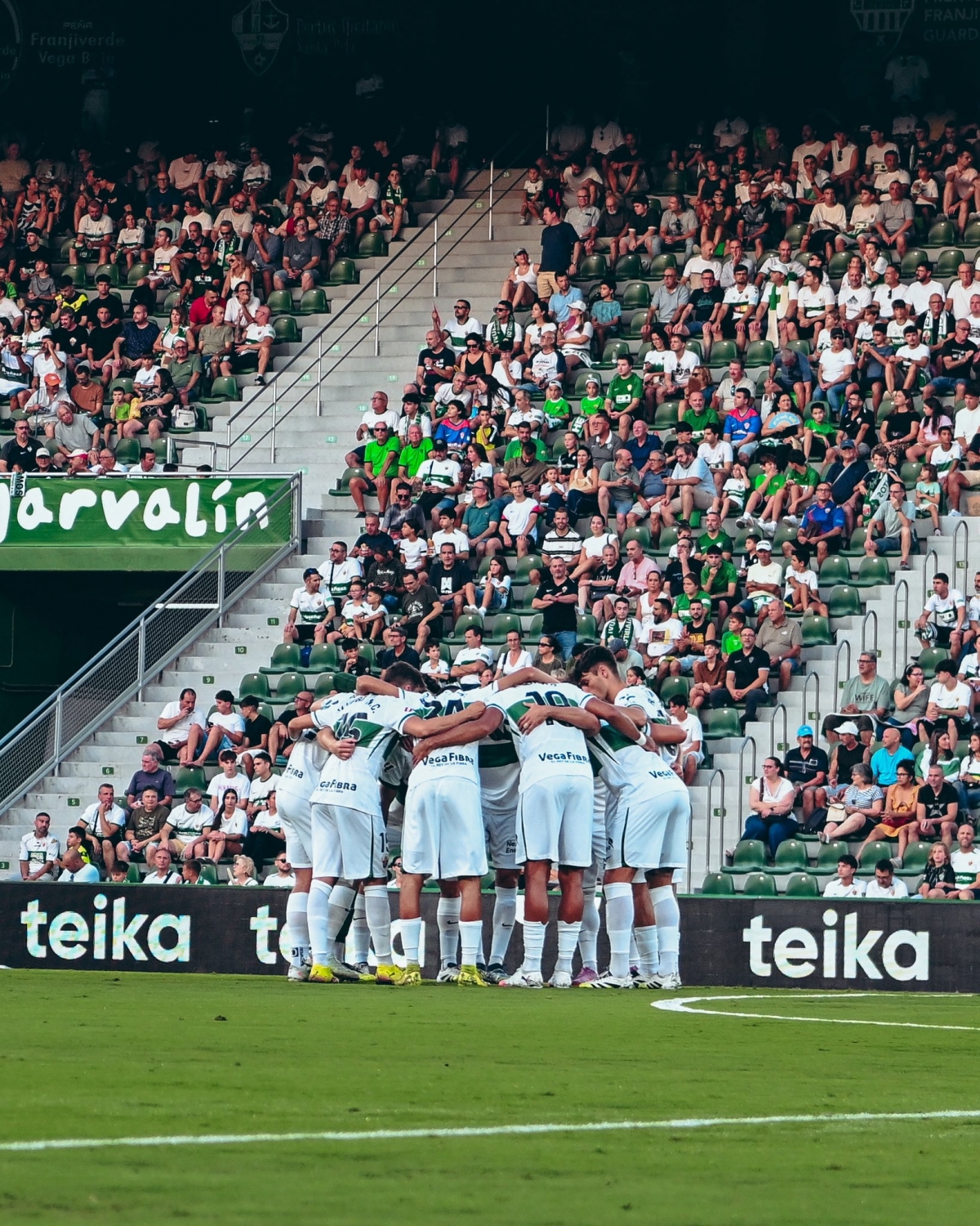 El Elche despide la pretemporada rodeado de preguntas sin respuesta, por ahora