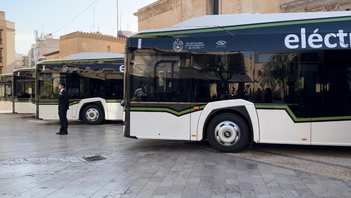 Elche marca récord con el bus, 11,2 millones de usuarios, y extiende a Arenales una red circular todo el año