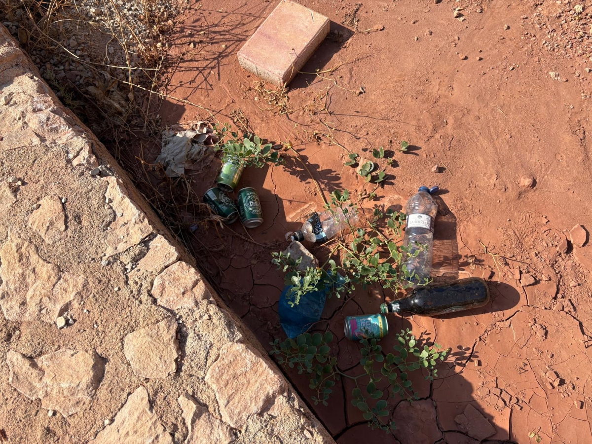Basura en la ruta de las ermitas, en Lorca.