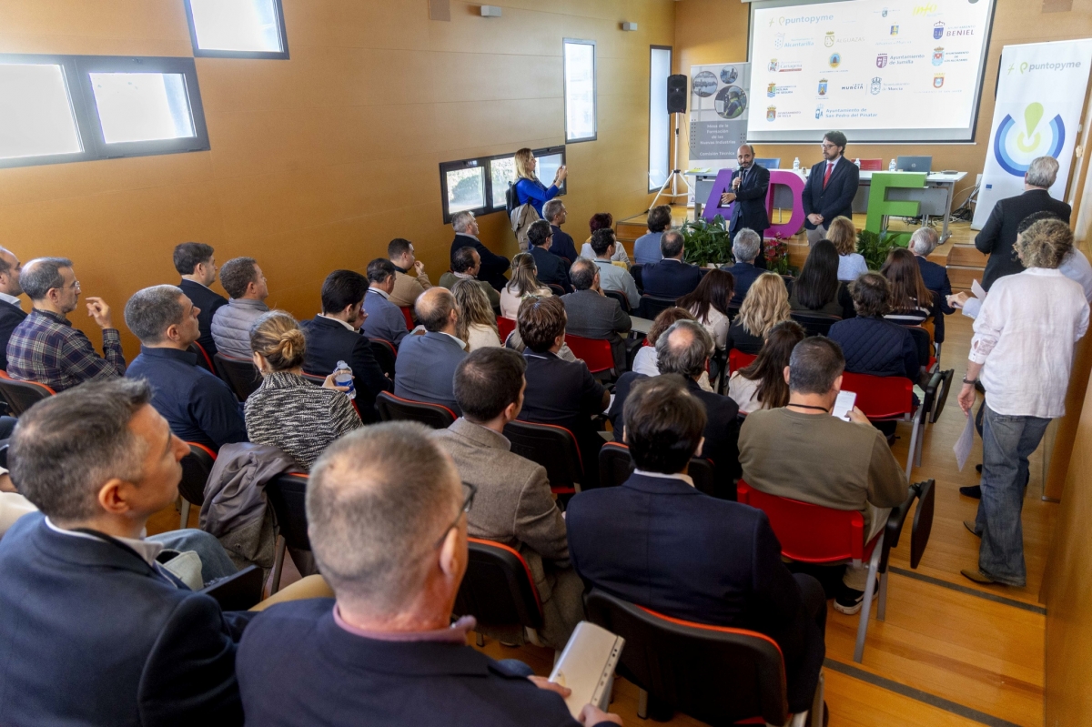 La Red Punto Pyme ha asesorado a más de 1.000 emprendedores de la Región a lo largo del primer semestre