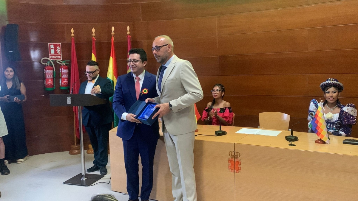 Bolivia premia a la empresa muleña Mofer Solar por su papel en el desarrollo energético del país