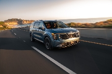 Carnival y Telluride SUV nombrados ganadores de la categoría 2025 por la NEMPA