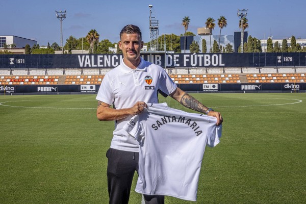 Baptiste Santamaria, Ugrinic y Danjuma, inscritos por el Valencia CF en LaLiga 