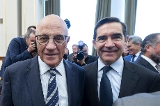 La hora de la verdad en la opa del BBVA al Sabadell: oficinas y empleos en juego en la Comunitat