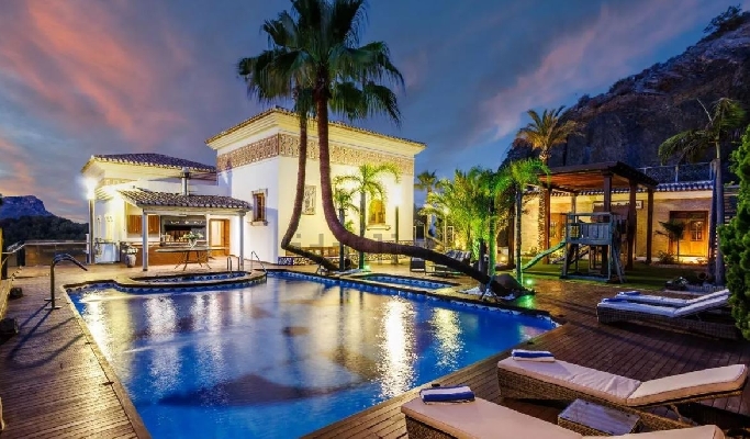 El 'top 5' de las casas de 'hiperlujo' en la Región: de las villas en La Manga Club a una mansión histórica en San Pedro y un cortijo en Puerto Lumbreras