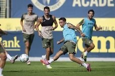 El Villarreal busca dos o tres fichajes más para cerrar una plantilla "mejor y sostenible"