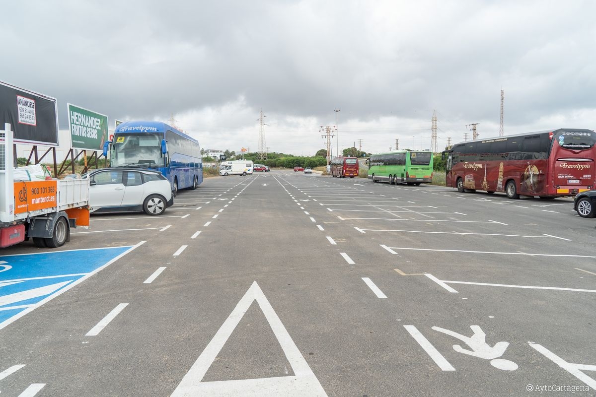 La falta de plazas de aparcamiento sigue siendo un problema en La Manga y Cabo de Palos
