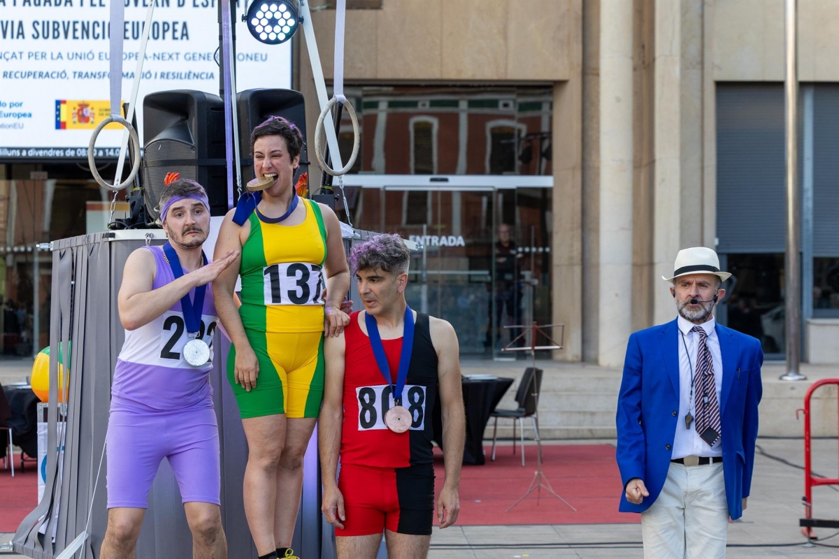 Santiago de la Ribera acoge este viernes '¡Olympics!, el nuevo espectáculo de calle de Nacho Vilar e Yllana